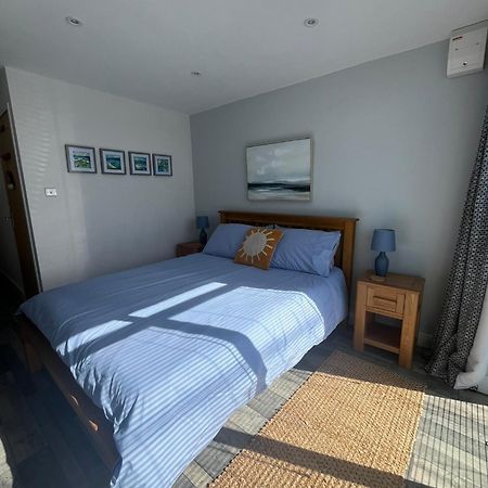 Entire Guest Suite In Four Mile Bridge, Rhoscolyn Valley Dış mekan fotoğraf